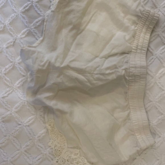 Shorts - Picture 3 of 3